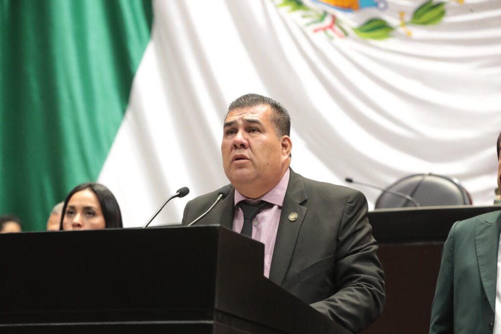Plantea iniciativa cancelar residencia temporal o permanente a extranjeros que incurran en actos discriminatorios