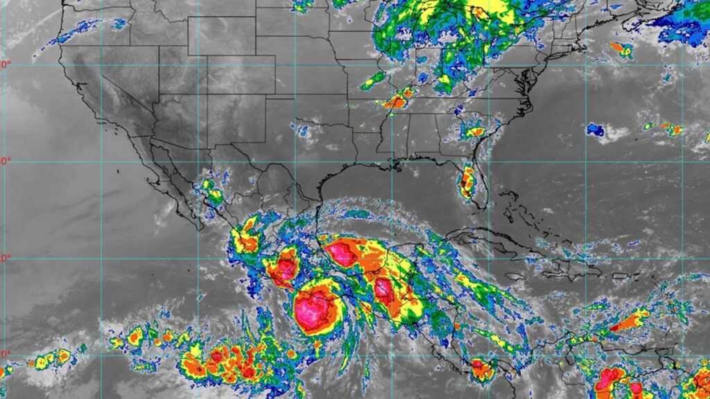 Huracán Erick baja a categoría 1 pero mantiene lluvias torrenciales en Guerrero y Oaxaca