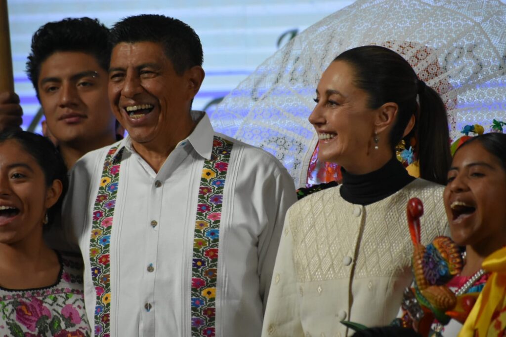 Llega a Palacio Nacional la herencia ancestral y alegría de la Guelaguetza 2025