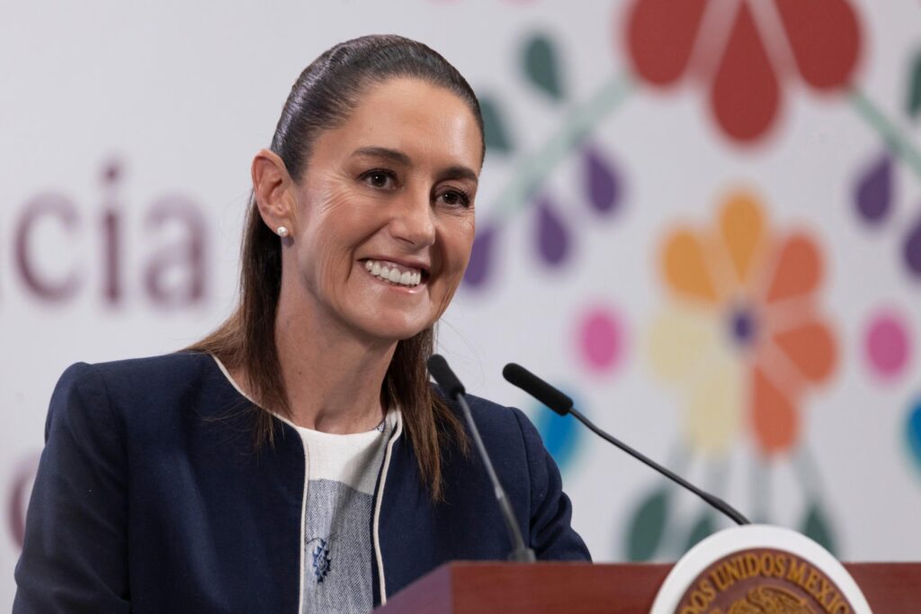 “Es muy difícil que se deje de exportar jitomate”: Sheinbaum, sobre arancel del 17%
