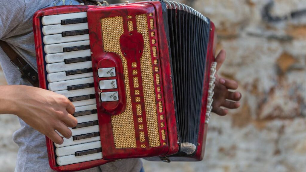 ¿Quién es Betillo Guerrero, el cantante que presuntamente fue detenido en Chiapas y es relacionado con el Cártel de Sinaloa?