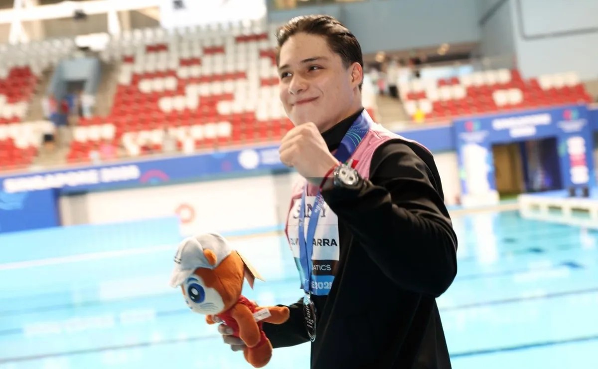 osmar-olvera-ganador-de-plata-en-los-mundiales-de-singapur-en-trampolin-de-1-metro