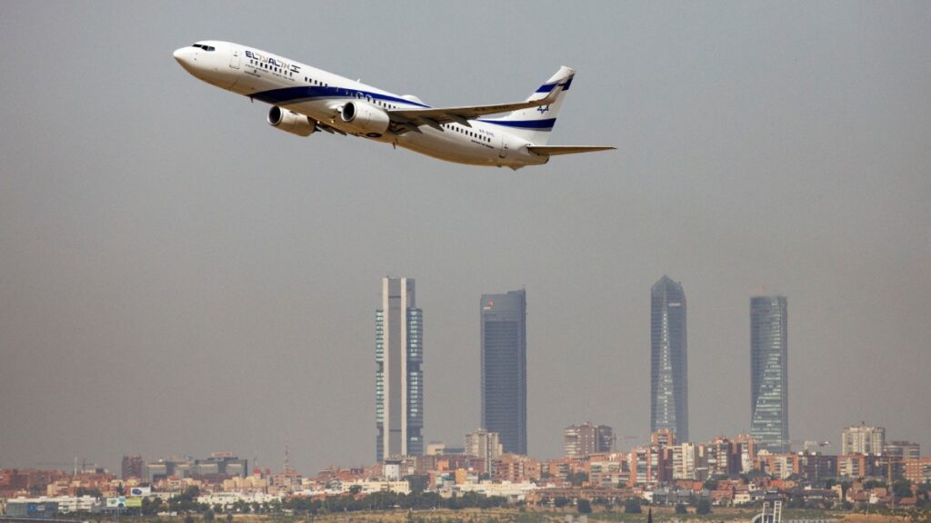 Aeropuerto de Barajas colapsa: largas filas y retrasos por falta de policías