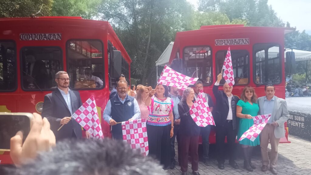 Tranvías eléctricos para turismo arrancan operaciones en Coyoacán
