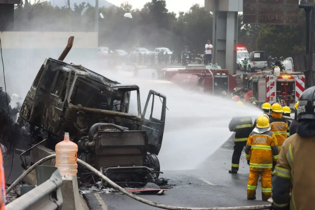 Dueños de pipa que explotó en CDMX acumulan acusaciones de accidentes y monopolio