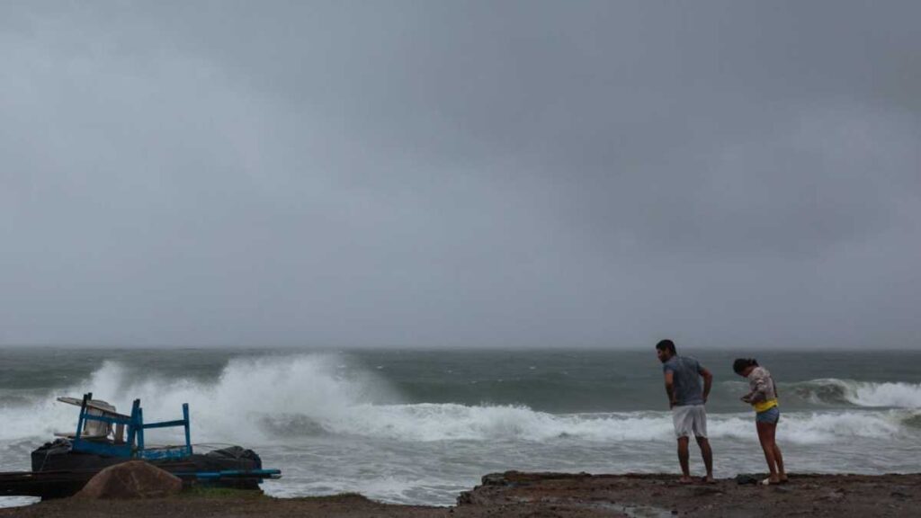 smn-alerta-por-posible-huracan-priscila-143040-1024×576