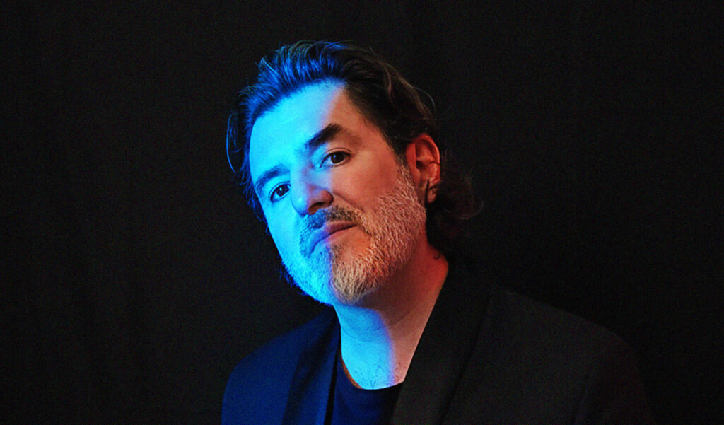 El diálogo entre música electrónica y literatura mexicana del artista sonoro Jairo Guerrero obtiene reconocimiento en los Global Music Awards 2025