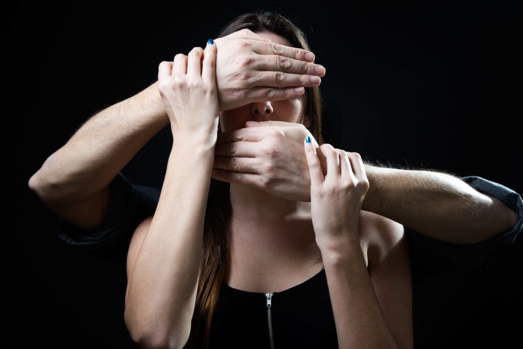 Violencia sexual y coerción reproductiva afectan a mujeres mexicanas