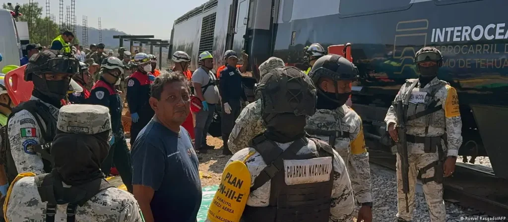 Se descarrila tren interoceánico y deja 13 muertos y 98 heridos