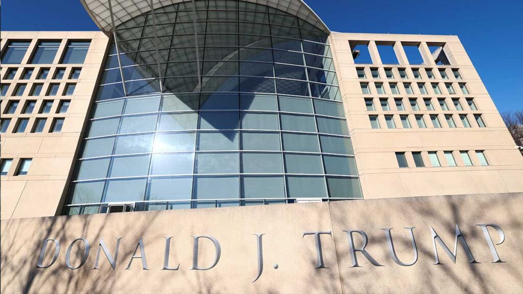 Renombran Instituto de la Paz en honor al presidente Trump