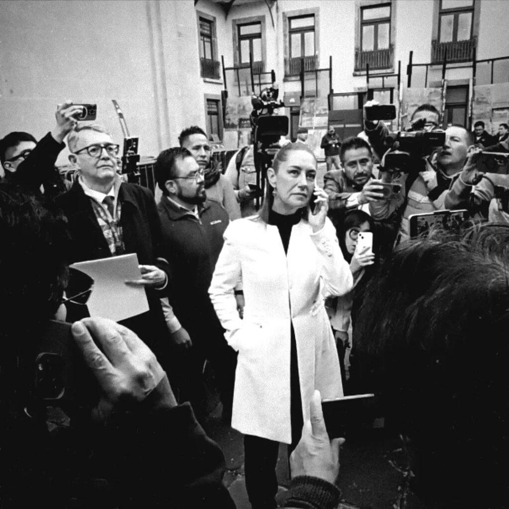 Sismo interrumpe la conferencia mañanera en Palacio Nacional