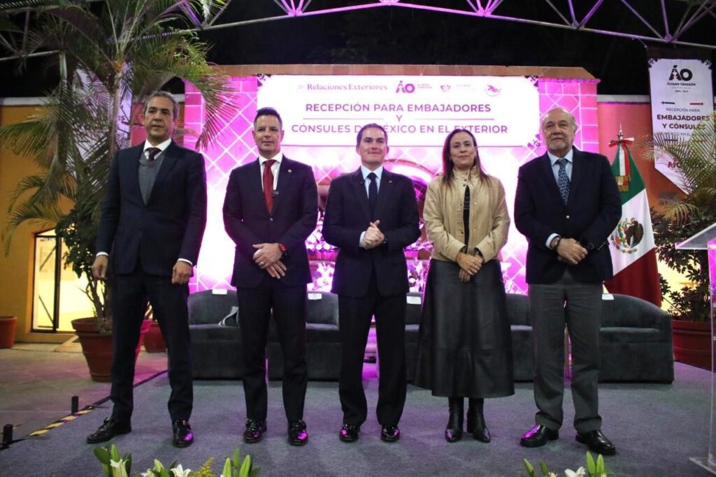Nuevo León fortalece su proyección internacional en recepción con embajadores y Cónsules de México