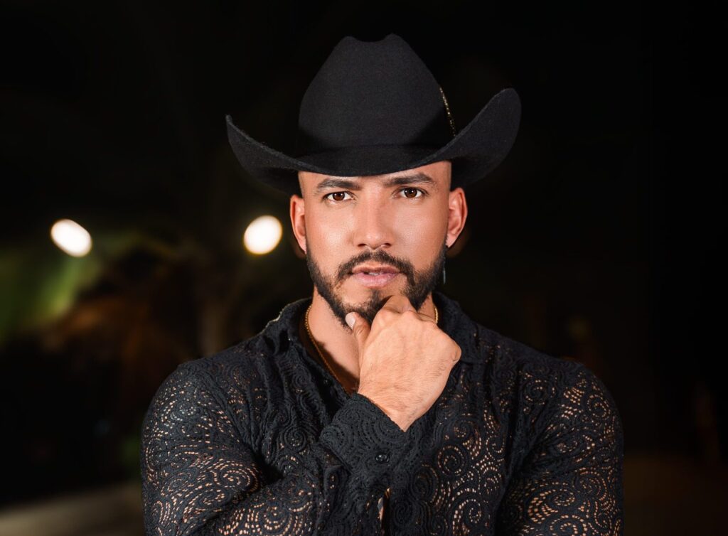 Iván El Foreño irrumpe con “Más cabrona que bonita” y redefine el regional mexicano