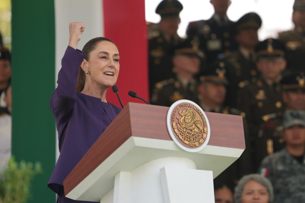 Sheinbaum llama a mirar la historia y comprometernos con el futuro de todas las mujeres de México
