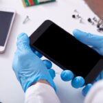 El peligro en el bolsillo- Por qué un accesorio pirata convierte un celular en un arma mortal