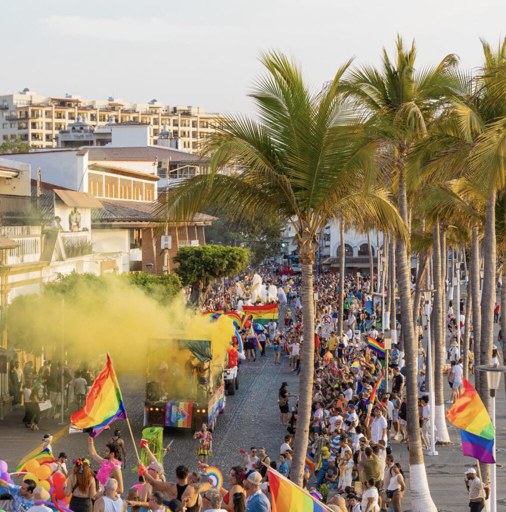 Celebran con éxito orgullo LGBT+ en Puerto Vallarta; comité organizador del Vallarta Pride reporta más de 40 mil visitantes.
