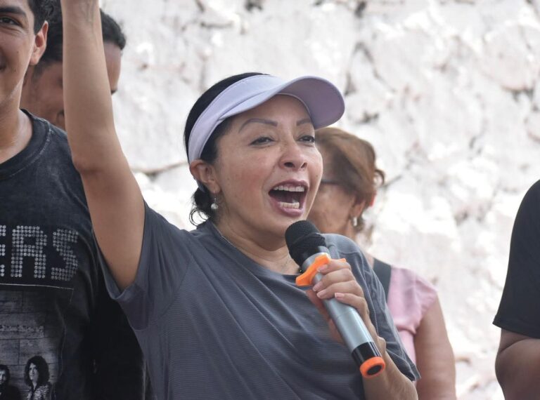 Esthela Coloso