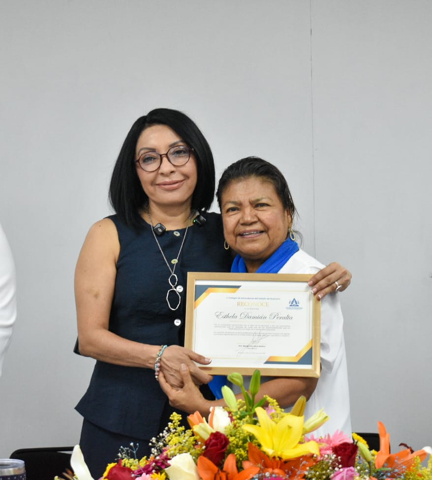 Reconoce Colegio de Educadoras de Guerrero a Esthela Damián por su compromiso con la niñez y la educación inicial