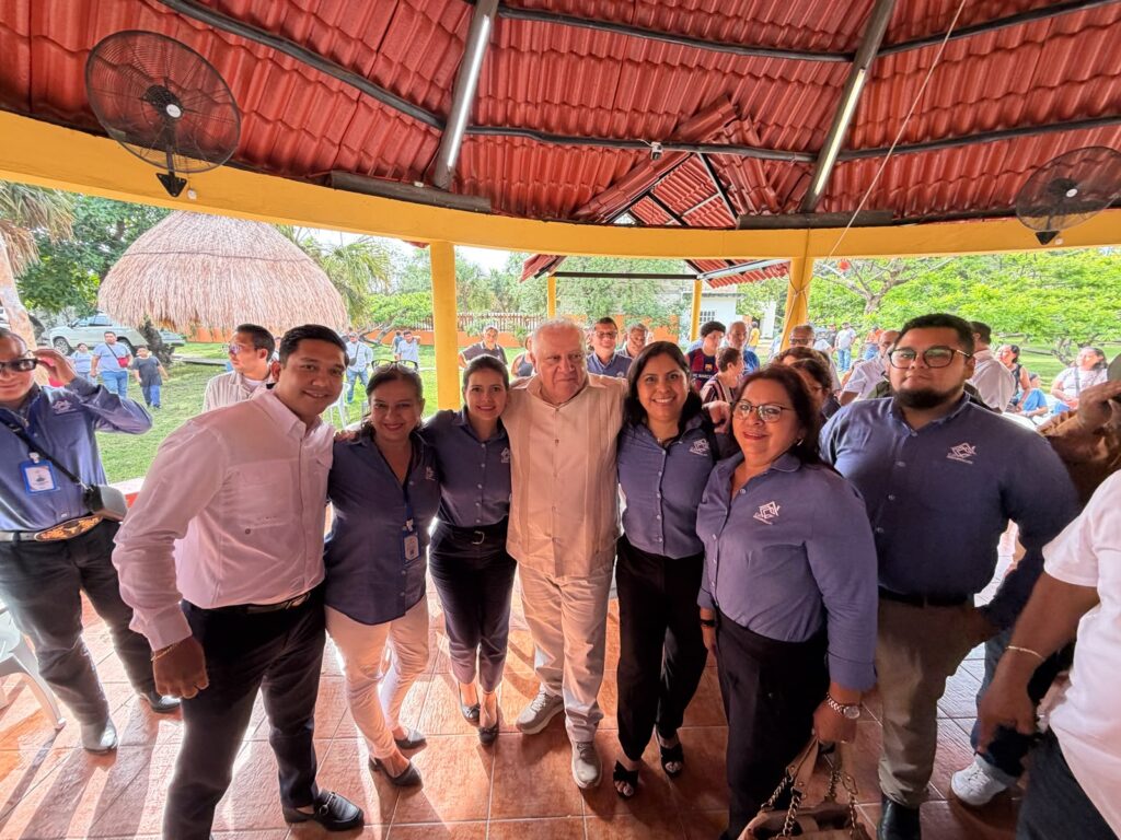 Rafa Marín dialoga con sectores productivos de la Zona Continental de Isla Mujeres