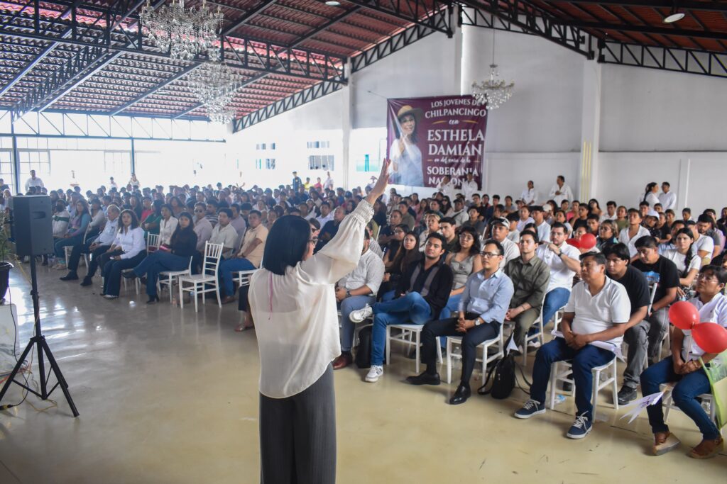 Jóvenes de Chilpancingo respaldan a Esthela Damián y reafirman su compromiso con la defensa de la soberanía nacional