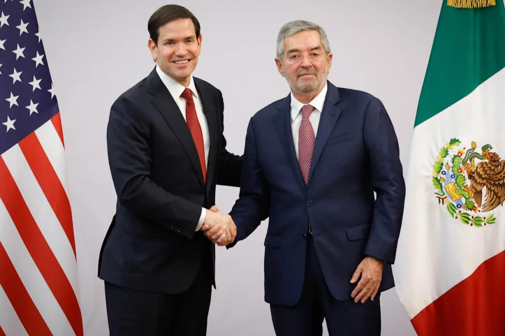 De Gavin a Johnson: la diplomacia del garrote