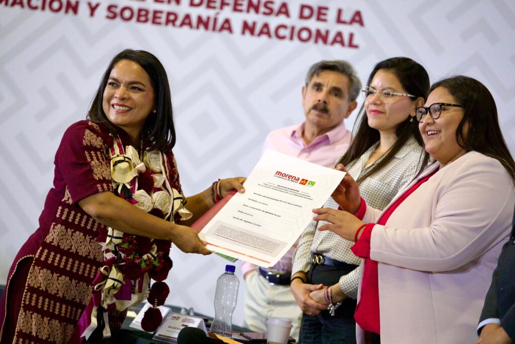 Beatriz Mojica se registra en Morena y se suma a la contienda por Guerrero