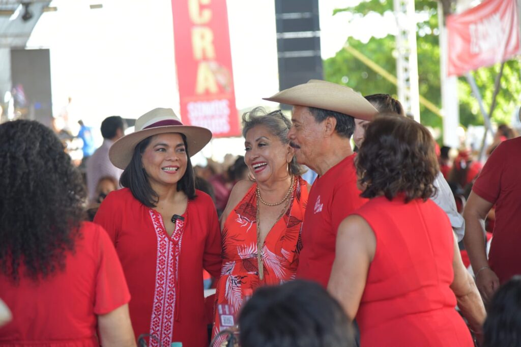 Beatriz Mojica participa en el 51 aniversario de la UCRA y celebra las tradiciones de la Tierra Caliente en Acapulco