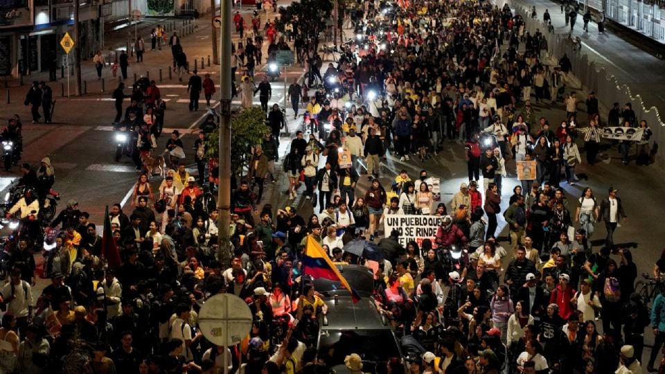 Jornada electoral en Colombia culmina con disturbios en Bogotá y Cali; reportan daños y heridos