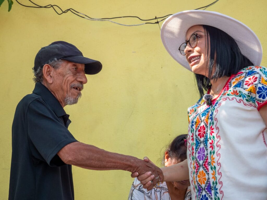 Esthela Damián recorre la Emiliano Zapata y llama a la ciudadanía a participar en encuentro por la soberanía nacional