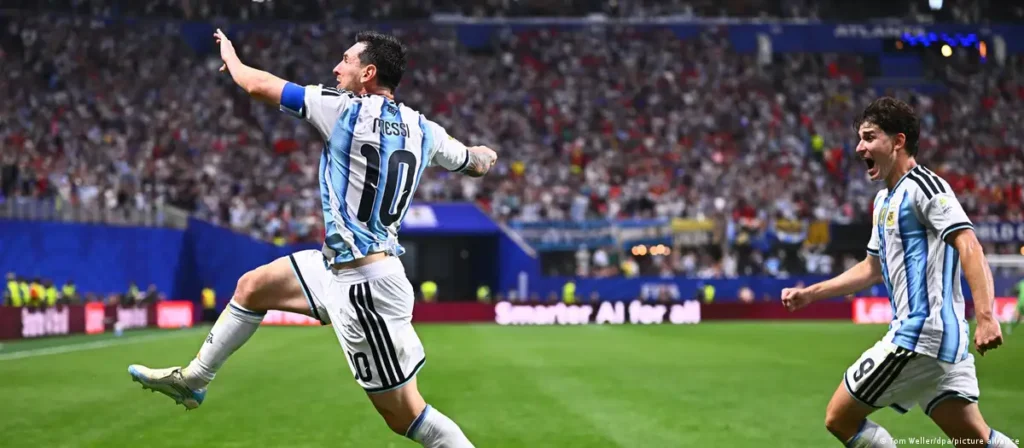 Argentina sobrevive con remontada épica y elimina a Egipto entre reclamos por el arbitraje