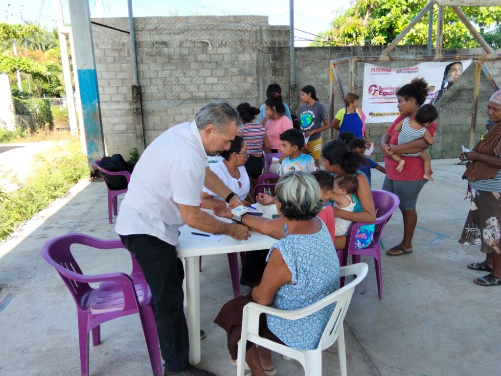 Guadalupe Eguiluz plantea fortalecer el sistema de salud en Guerrero con más especialistas y hospitales mejor equipados
