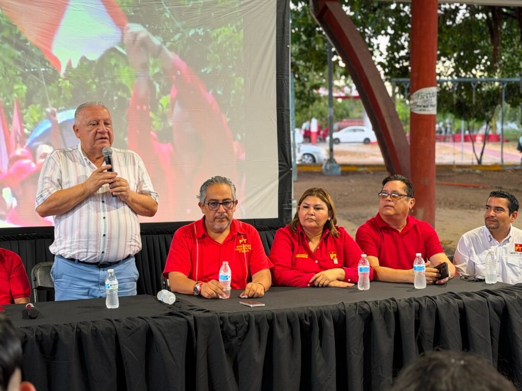Rafa Marín llama a reforzar la organización territorial durante encuentro con militantes de Morena y PT en Quintana Roo