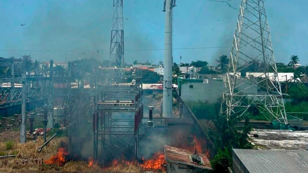 Explosión en instalación eléctrica deja sin luz a miles de habitantes en Veracruz
