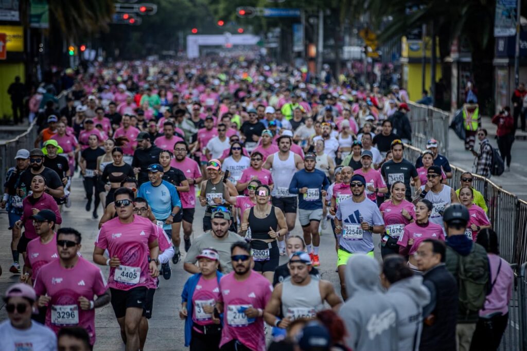 Más de 35 mil corredores participan en Medio Maratón de la CDMX 2026