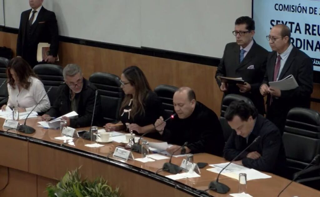 Diputados aprueban en comisiones tipificar la suplantación de identidad digital