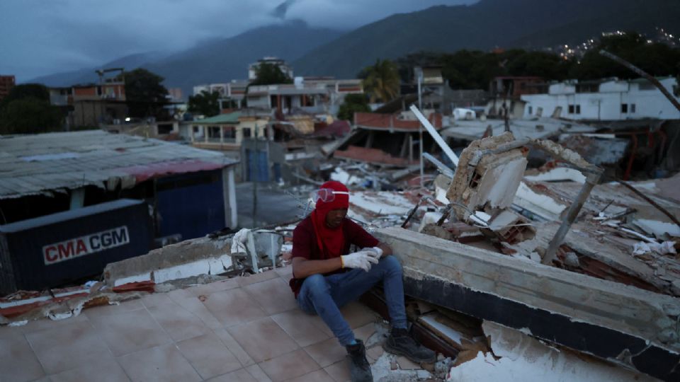 Reducen búsquedas y rescates a 11 días del doble terremoto en Venezuela; labores se centran en la remoción de escombros