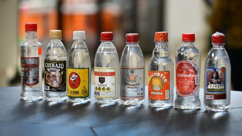 Por falta de autopsia, autoridades de Laos no pueden determinar si muerte de turistas en 2024 fue por intoxicación con alcohol adulterado