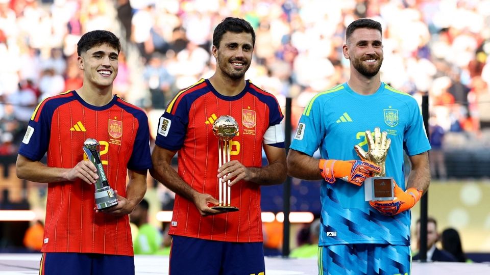 ¡España se lleva todo! Rodri conquista el Balón de Oro y corona el dominio de La Roja en el Mundial