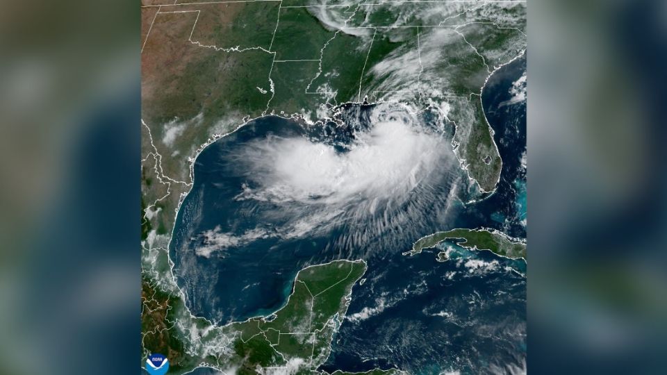 Tormenta Tropical Bertha amenaza al sureste de EU con inundaciones y mareas peligrosamente altas