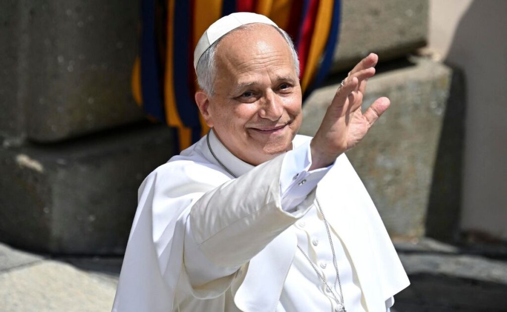 Papa León XIV pide usar las redes sociales con prudencia; advierte que pueden proyectar un mundo irreal