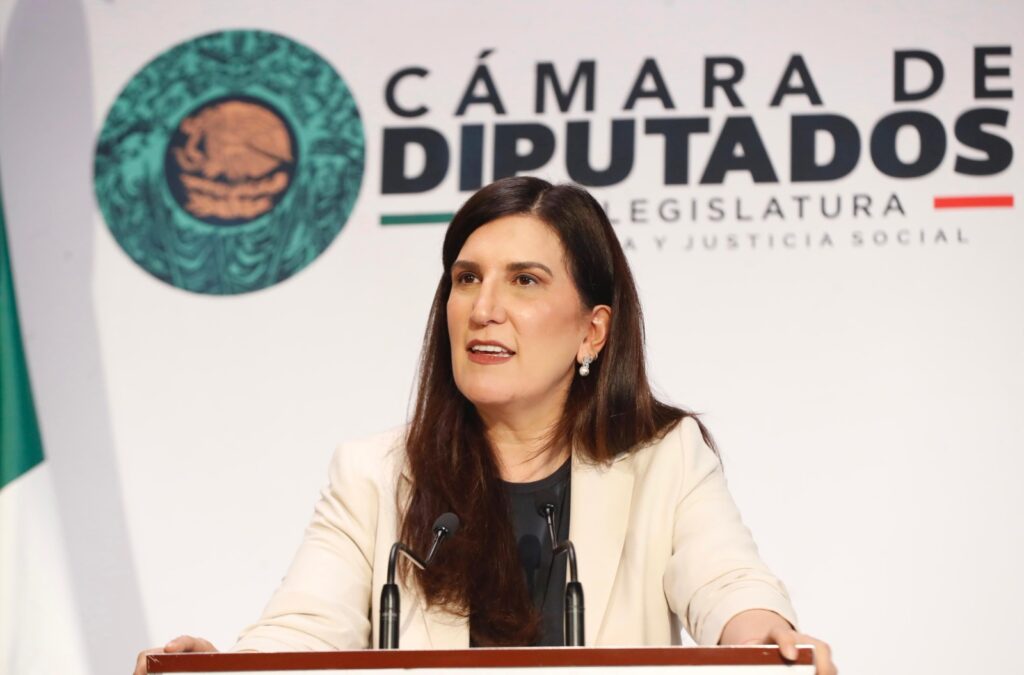 Kenia López llama a defender la libertad de expresión participando en consulta sobre audiencias