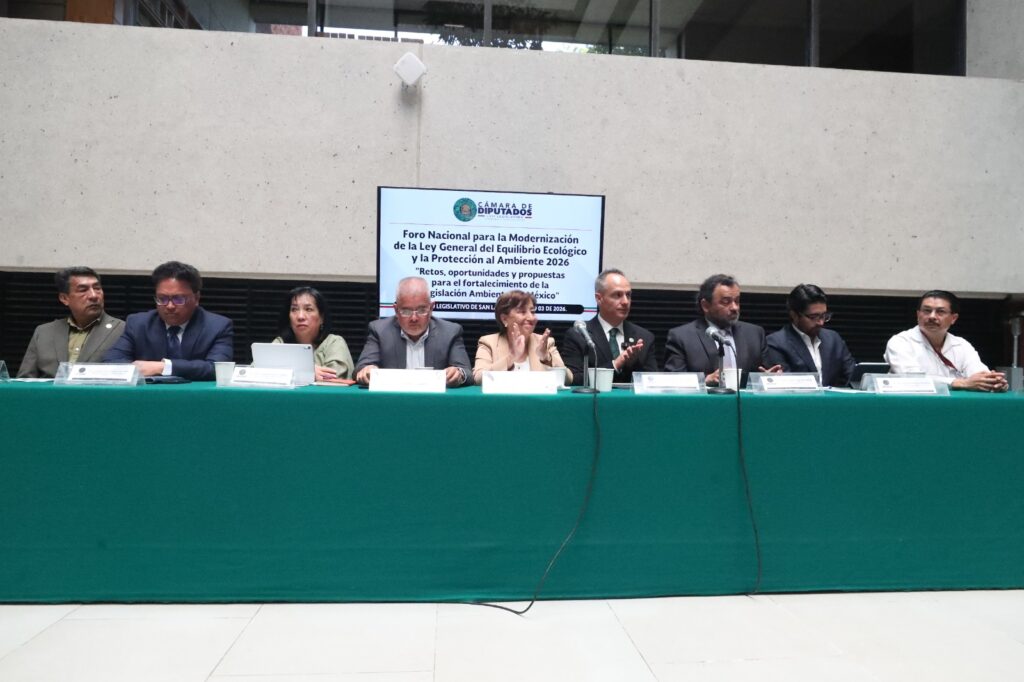 Resaltan en foro necesidad de impulsar propuestas para atender desafíos de la juventud