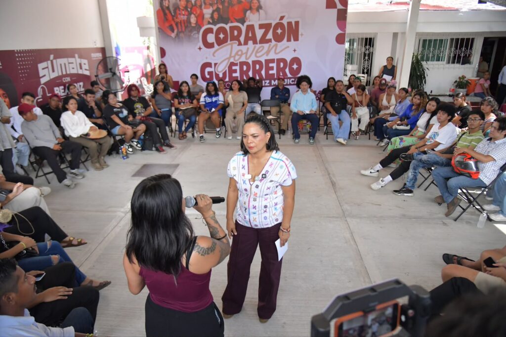 Jóvenes de Acapulco plantean a Beatriz Mojica una agenda para atender sus principales desafíos