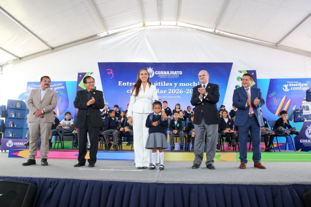 Gobierno de la Gente de Guanajuato fortalece apoyo educativo y vínculo empresarial en Celaya