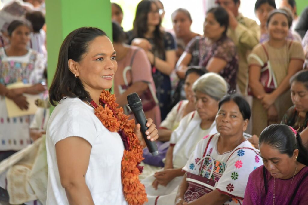 Beatriz Mojica propone impulsar turismo comunitario y abrir nuevos mercados para artesanías de Xochistlahuaca