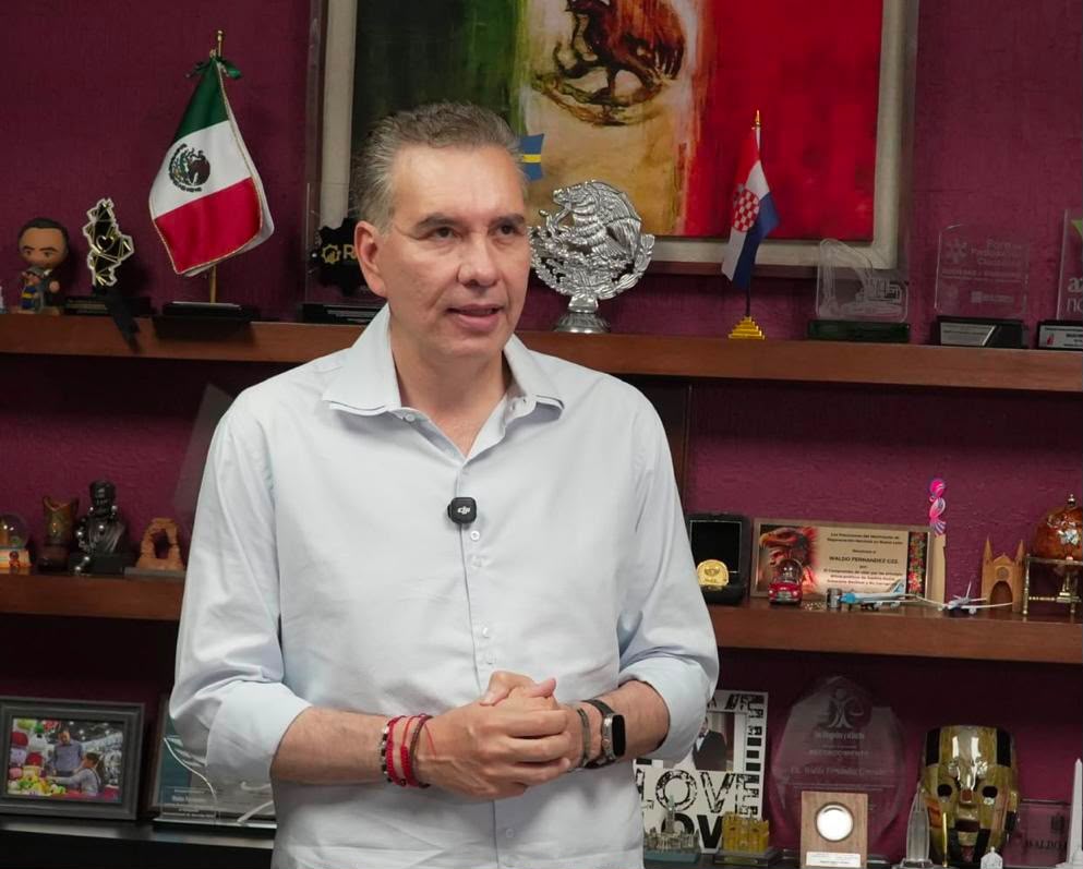 Waldo Fernández propone vincular educación y empleo para abrir más oportunidades a jóvenes de Nuevo León