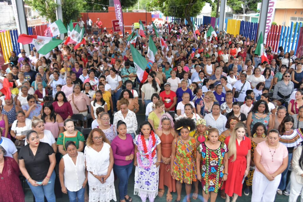 Mujeres de Acapulco arropan a Sheinbaum y Beatriz Mojica en asamblea por la Transformación