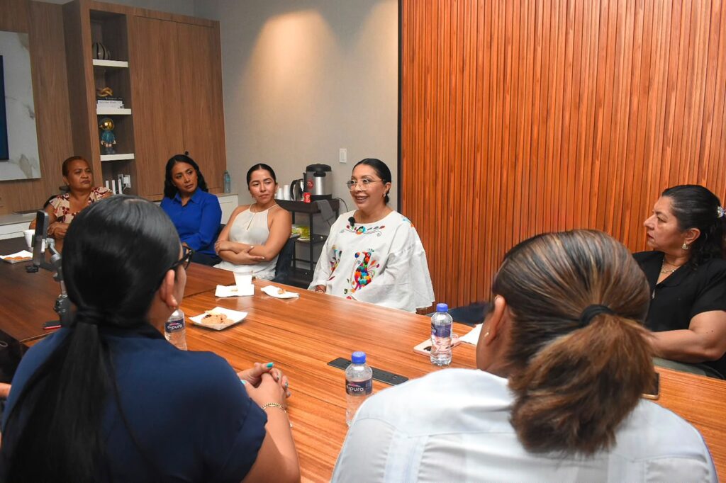 Esthela Damián fortalece alianza con mujeres de Acapulco y lleva la defensa de la soberanía a El Veladero