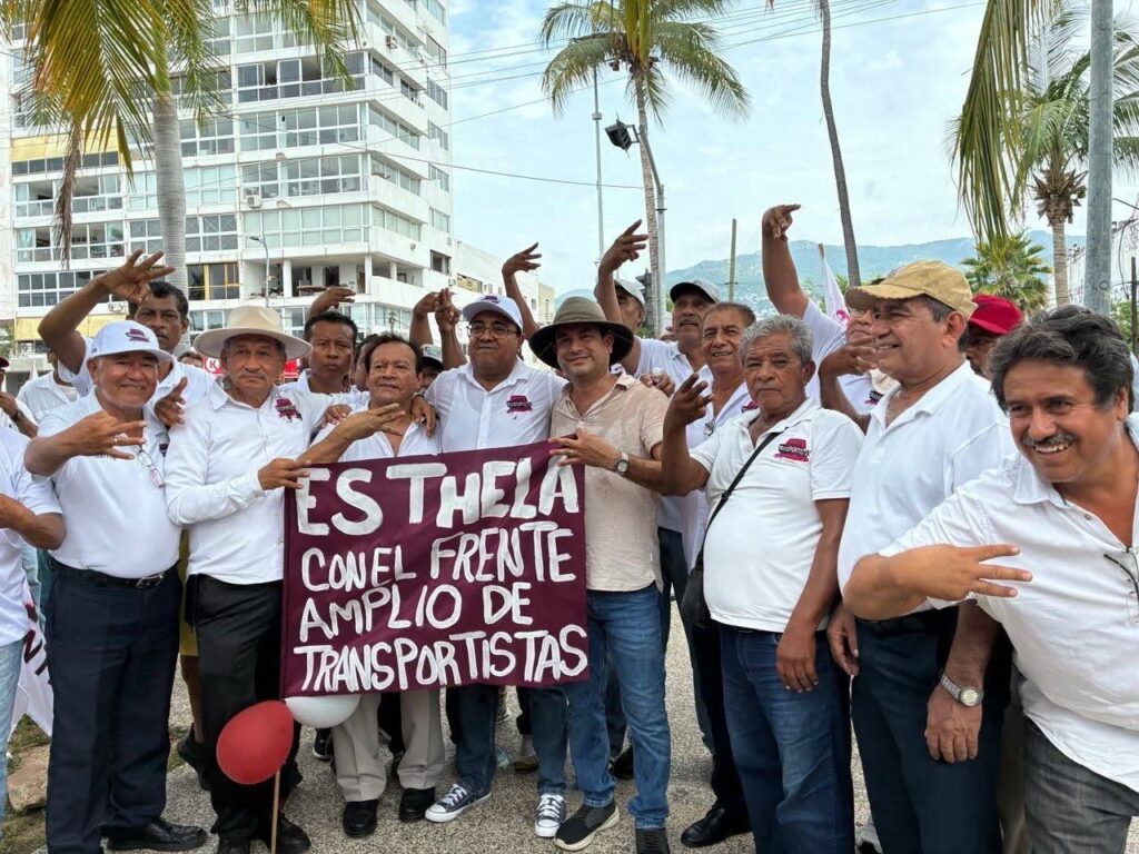 Transportistas movilizan a miles de unidades en Acapulco en respaldo a Esthela Damián