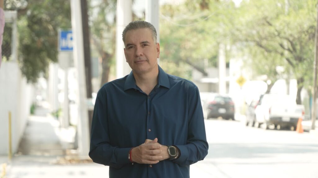 Cuestiona Waldo Fernández que Samuel García atienda su movilidad mientras millones padecen el transporte público